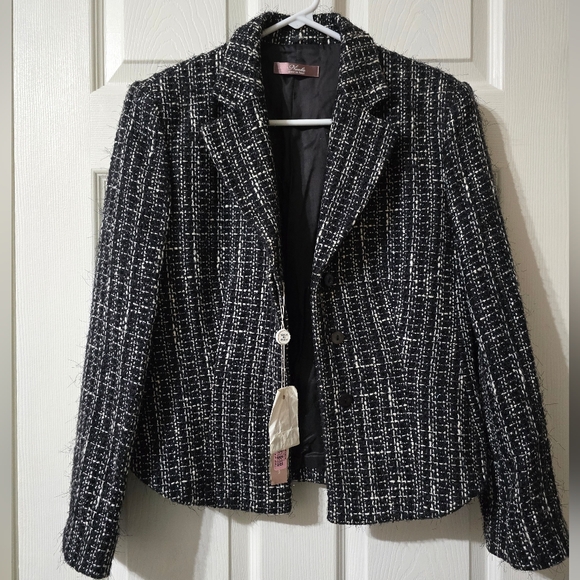 NICOLA Jackets & Blazers - NWT Nicola Made in Italy Black & White Tweed Blazer/Jacket w/ Metallic Threading